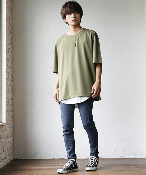 MinoriTY(マイノリティ)の「【MinoriTY】さらさら夏素材とろみシャイニーTシャツ ビッグTシャツ オーバーサイズ ルーズシルエット カットソー メンズ 夏服(Tシャツ/カットソー・メンズ・ブラック/ブルー/カーキ/ピンク/ベージュ・L/M/S)」の13枚目の写真