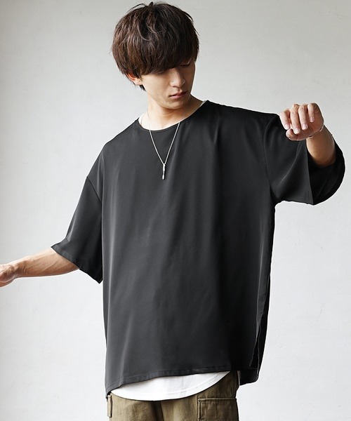 MinoriTY(マイノリティ)の「【MinoriTY】さらさら夏素材とろみシャイニーTシャツ ビッグTシャツ オーバーサイズ ルーズシルエット カットソー メンズ 夏服(Tシャツ/カットソー・メンズ・ブラック/ブルー/カーキ/ピンク/ベージュ・L/M/S)」の6枚目の写真