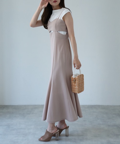 tocco closet(トッコ クローゼット)の「【ZOZO限定】カットアウトマーメイドキャミワンピース(ワンピース・レディース・ピンク/キャメル/グレイッシュベージュ/ブラック・M)」の18枚目の写真