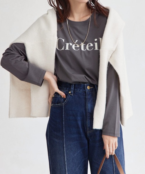 Chez toi(シェトワ)の「フロッキーロゴロンTシャツ(Tシャツ/カットソー・レディース・グレイッシュベージュ/オフホワイト/チャコールグレー/ブラック・FREE)」の12枚目の写真
