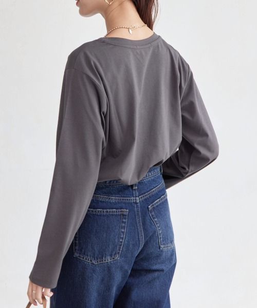 Chez toi(シェトワ)の「フロッキーロゴロンTシャツ(Tシャツ/カットソー・レディース・グレイッシュベージュ/オフホワイト/チャコールグレー/ブラック・FREE)」の15枚目の写真