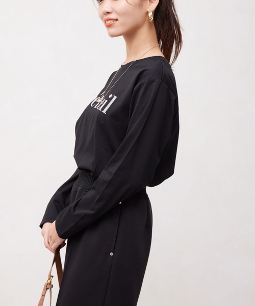 Chez toi(シェトワ)の「フロッキーロゴロンTシャツ(Tシャツ/カットソー・レディース・グレイッシュベージュ/オフホワイト/チャコールグレー/ブラック・FREE)」の18枚目の写真