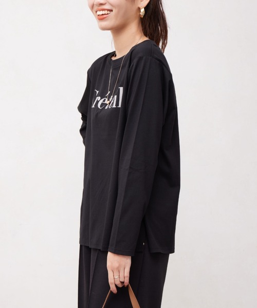 Chez toi(シェトワ)の「フロッキーロゴロンTシャツ(Tシャツ/カットソー・レディース・グレイッシュベージュ/オフホワイト/チャコールグレー/ブラック・FREE)」の21枚目の写真