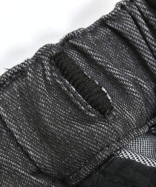 BeBe（ベベ）の「ツイルニットバックロゴプリントパンツ(90～150cm)（その他パンツ・キッズ・ブラック・150cm/110cm/120cm/140cm/130cm/90cm/100cm）」の16枚目の写真