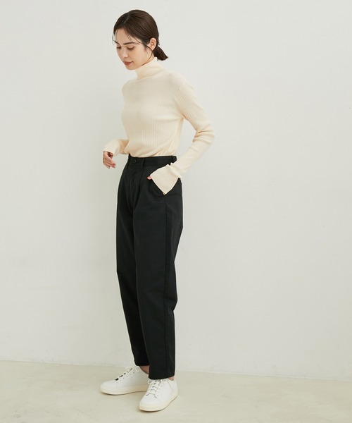 le cercle ADAM ET ROPE'(ルセルクルアダムエロペ)の「エコベロRIBタートルネック(ニット/セーター・レディース・ブラック/オフホワイト/ターコイズブルー/オレンジ/ネイビー/キャメル・FREE)」の10枚目の写真