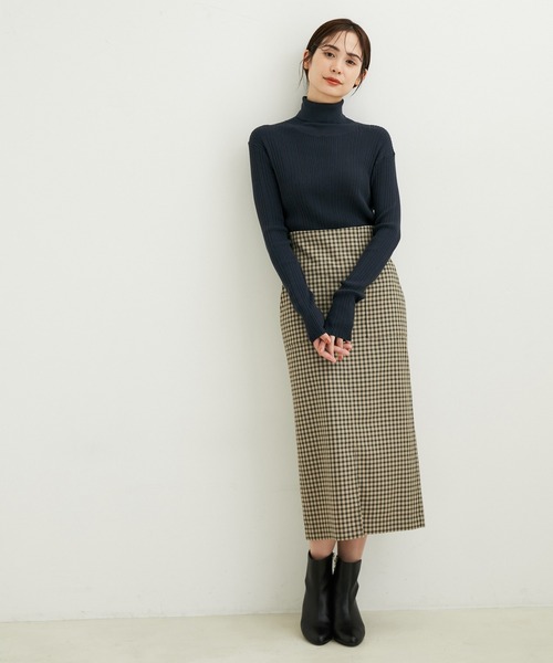 le cercle ADAM ET ROPE'(ルセルクルアダムエロペ)の「エコベロRIBタートルネック(ニット/セーター・レディース・ブラック/オフホワイト/ターコイズブルー/オレンジ/ネイビー/キャメル・FREE)」の15枚目の写真