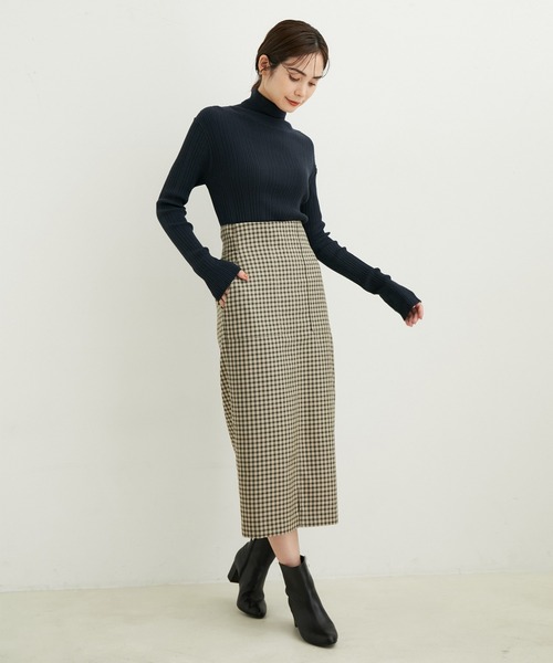 le cercle ADAM ET ROPE'(ルセルクルアダムエロペ)の「エコベロRIBタートルネック(ニット/セーター・レディース・ブラック/オフホワイト/ターコイズブルー/オレンジ/ネイビー/キャメル・FREE)」の16枚目の写真