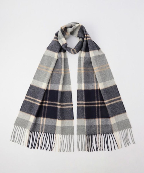 Johnstons of Elgin（ジョンストンズオブエルガン）の「【Johnstons of Elgin / ジョンストンズ オブ エルガン】中判タータンチェック/カシミヤプレーンストール（ストール/ショール・レディース・ホワイト系その他/ベージュ/グリーン系その他/ブルー系その他/グレー/ダークブラウン/ダークグレー/グリーン/ブラウン系その他/ブラック系その他/グレー系その他/ホワイト系その他2/グリーン系その他2/グレー系その他3/ダークネイビー/レッド系その他/オレンジ系/グレー系その他2/ブラック/ブラック×グリーン/ブルー系その他2/チャコールグレー/ブラウン系その他2・00）」の9枚目の写真