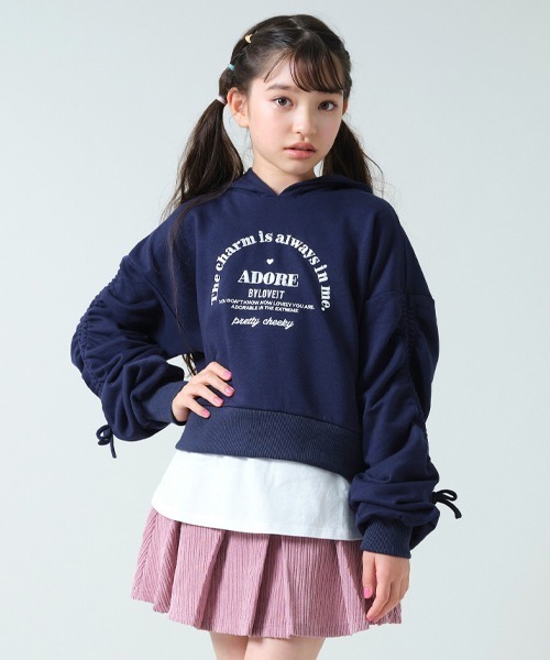 by LOVEiT(バイラビット)の「袖ドロストレイヤード風プルオーバー(パーカー・キッズ・ラベンダー/ネイビー/イエロー・120cm/130cm/140cm/150cm/160cm)」の4枚目の写真