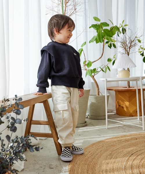 aBity select（アビティセレクト）の「ワンポイント胸刺繍 肩タックトレーナー（スウェット・キッズ・アイボリー/ブラック/ネイビー・90/110/100/120）」の4枚目の写真