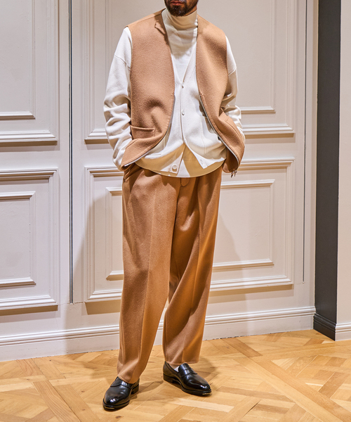 EDIFICE LA BOUCLE（エディフィスラブークル）の「【LA BOUCLE / ラブ―クル】ウールカシミヤ リバージップ ベスト（ベスト・メンズ・ブラック/キャメル・FREE）」の5枚目の写真