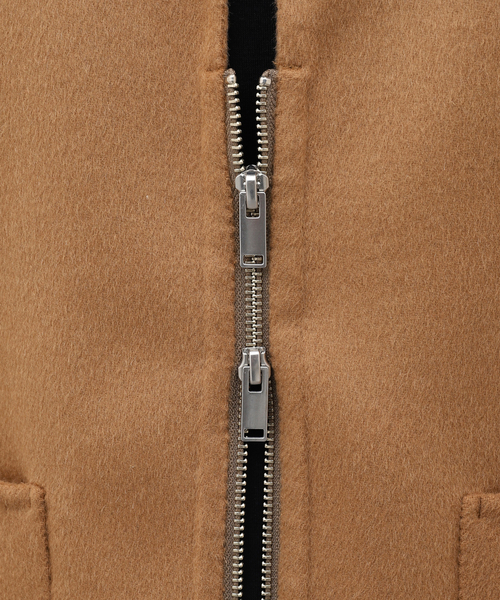 EDIFICE LA BOUCLE（エディフィスラブークル）の「【LA BOUCLE / ラブ―クル】ウールカシミヤ リバージップ ベスト（ベスト・メンズ・ブラック/キャメル・FREE）」の14枚目の写真