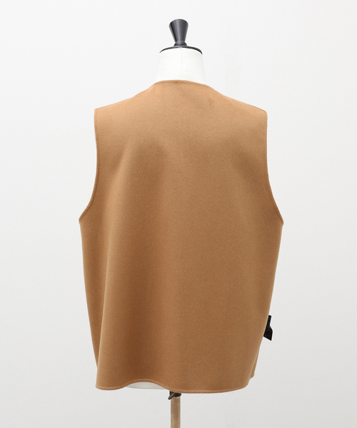 EDIFICE LA BOUCLE（エディフィスラブークル）の「【LA BOUCLE / ラブ―クル】ウールカシミヤ リバージップ ベスト（ベスト・メンズ・ブラック/キャメル・FREE）」の18枚目の写真