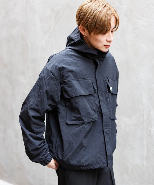 SPINNS(スピンズ)の「【ユニセックスで着用可能】ナイロンマウンテン フーディブルゾン セットアップ対応(ナイロンジャケット・メンズ・ブルー/カーキ/ブラック/グレー・ONESIZE)」の19枚目の写真