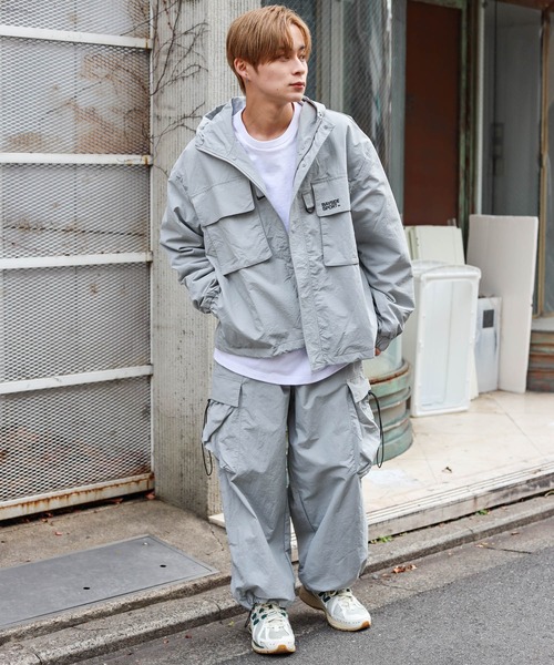 SPINNS(スピンズ)の「【ユニセックスで着用可能】ナイロンマウンテン フーディブルゾン セットアップ対応(ナイロンジャケット・メンズ・ブルー/カーキ/ブラック/グレー・ONESIZE)」の11枚目の写真