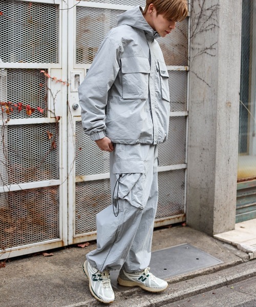 SPINNS(スピンズ)の「【ユニセックスで着用可能】ナイロンマウンテン フーディブルゾン セットアップ対応(ナイロンジャケット・メンズ・ブルー/カーキ/ブラック/グレー・ONESIZE)」の9枚目の写真