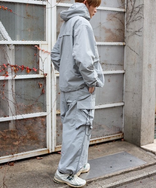 SPINNS(スピンズ)の「【ユニセックスで着用可能】ナイロンマウンテン フーディブルゾン セットアップ対応(ナイロンジャケット・メンズ・ブルー/カーキ/ブラック/グレー・ONESIZE)」の8枚目の写真