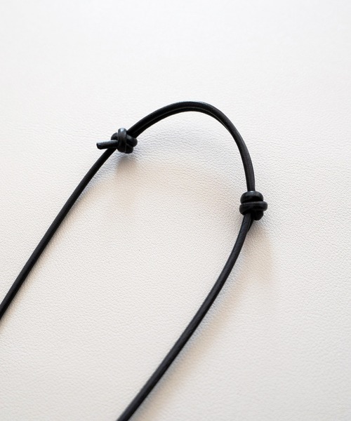 Senti（センティ）の「SENTI センティ / LEATHER BRAID CIRCLE NECKLACE レザーブレイドサークルネックレス / 2024（ネックレス・メンズ・キャメル/ブラック/アイボリー・FREE）」の4枚目の写真
