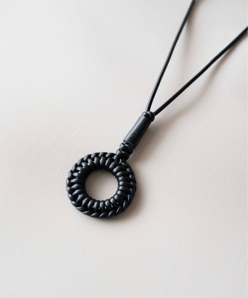 Senti（センティ）の「SENTI センティ / LEATHER BRAID CIRCLE NECKLACE レザーブレイドサークルネックレス / 2024（ネックレス・メンズ・キャメル/ブラック/アイボリー・FREE）」の8枚目の写真