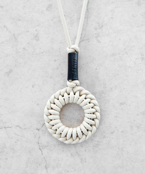 Senti（センティ）の「SENTI センティ / LEATHER BRAID CIRCLE NECKLACE レザーブレイドサークルネックレス / 2024（ネックレス・メンズ・キャメル/ブラック/アイボリー・FREE）」の17枚目の写真