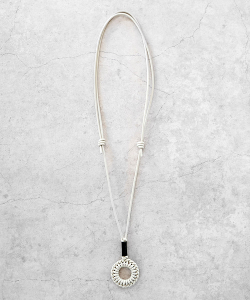 Senti（センティ）の「SENTI センティ / LEATHER BRAID CIRCLE NECKLACE レザーブレイドサークルネックレス / 2024（ネックレス・メンズ・キャメル/ブラック/アイボリー・FREE）」の16枚目の写真