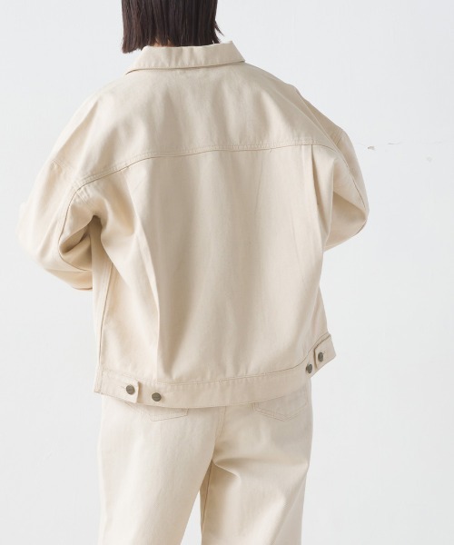 OMNES（オムネス）の「ユニセックスビッグシルエット デニムジャケット（デニムジャケット・レディース・ブルー系その他/ホワイト系その他/ワンウォッシュ・XX-LARGE/X-LARGE/LARGE/MEDIUM）」の6枚目の写真