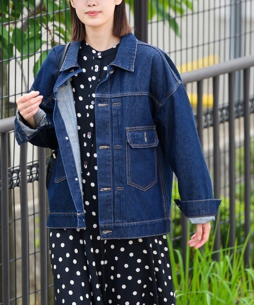 OMNES（オムネス）の「ユニセックスビッグシルエット デニムジャケット（デニムジャケット・レディース・ブルー系その他/ホワイト系その他/ワンウォッシュ・XX-LARGE/X-LARGE/LARGE/MEDIUM）」の15枚目の写真