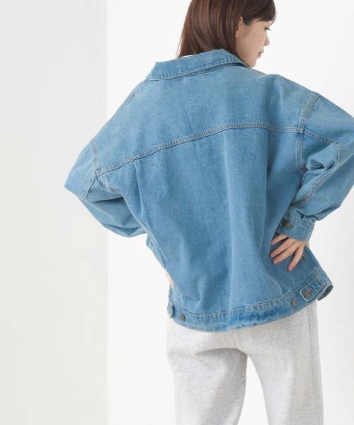 OMNES（オムネス）の「ユニセックスビッグシルエット デニムジャケット（デニムジャケット・レディース・ブルー系その他/ホワイト系その他/ワンウォッシュ・XX-LARGE/X-LARGE/LARGE/MEDIUM）」の12枚目の写真