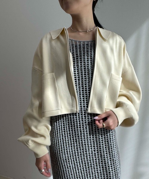 CE'E_SE'E(シーシー)の「リブショートブルゾン(ブルゾン・レディース・オフホワイト/ライトグレー/ネイビー・FREE)」の2枚目の写真