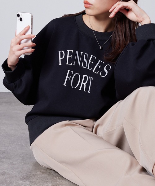 Chez toi(シェトワ)の「軽量ボンディンググリッターロゴプルオーバー(スウェット・レディース・アイボリー/ブラック/カーキ・FREE)」の3枚目の写真