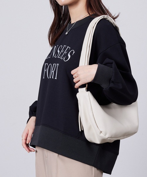 Chez toi(シェトワ)の「軽量ボンディンググリッターロゴプルオーバー(スウェット・レディース・アイボリー/ブラック/カーキ・FREE)」の18枚目の写真