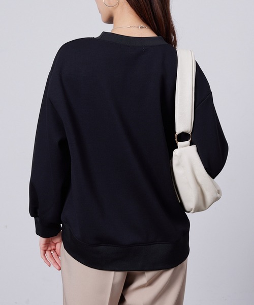 Chez toi(シェトワ)の「軽量ボンディンググリッターロゴプルオーバー(スウェット・レディース・アイボリー/ブラック/カーキ・FREE)」の20枚目の写真