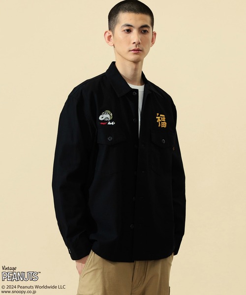 ※ALPHA（アルファ）の「PEANUTS x ALPHA ベトジャン風長袖シャツ/スヌーピー（シャツ/ブラウス・メンズ・ブラック/アーミー・X-LARGE/MEDIUM/LARGE/SMALL）」の4枚目の写真