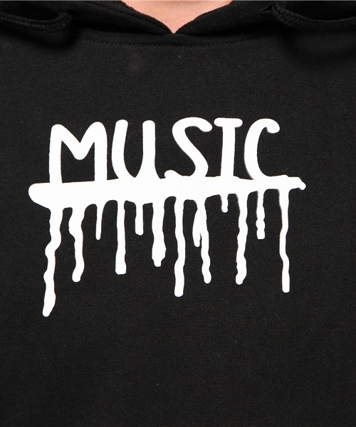 VENCEEXCHANGE（ヴァンスエクスチェンジ）の「ミニ裏毛MUSICパーカープルオーバー（パーカー・メンズ・ブラック/グレー・SMALL/LARGE/MEDIUM）」の9枚目の写真