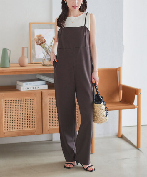 KOBE LETTUCE（コウベレタス）の「[ ストレッチ×ノーアイロン ] 細見えストレッチキャミサロペット（サロペット/オーバーオール・レディース・アイボリー系/チャコールグレー/ブラック・M/PM）」の3枚目の写真