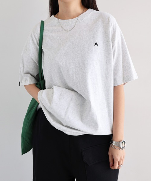 ANME(アンメ)の「ワンポイントロゴ刺繍Tシャツ(Tシャツ/カットソー・レディース・ブラック/オートミール/オフホワイト・M/L/XL/XXL)」の8枚目の写真
