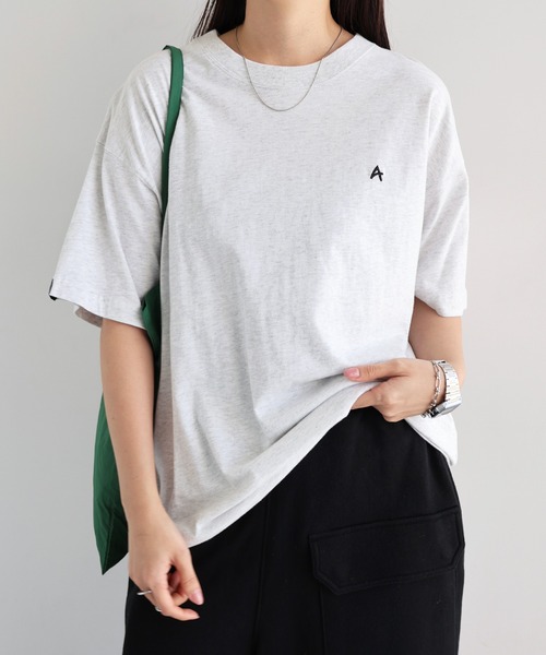 ANME(アンメ)の「ワンポイントロゴ刺繍Tシャツ(Tシャツ/カットソー・レディース・ブラック/オートミール/オフホワイト・M/L/XL/XXL)」の11枚目の写真