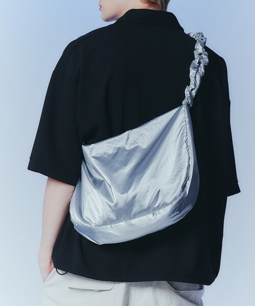 tk.TAKEO KIKUCHI（ティーケータケオキクチ）の「◆ドロストショルダーバッグ（ショルダーバッグ・メンズ・ブラック系/ブラック/ライトグレー/シルバー系/ブラック系2/ホワイト系3・00）」の6枚目の写真