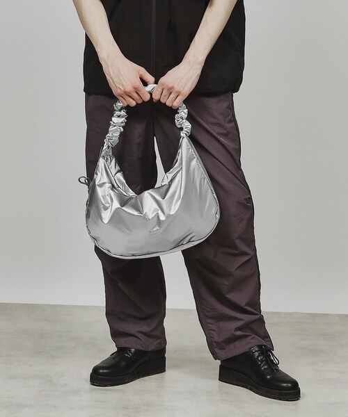 tk.TAKEO KIKUCHI（ティーケータケオキクチ）の「◆ドロストショルダーバッグ（ショルダーバッグ・メンズ・ブラック系/ブラック/ライトグレー/シルバー系/ブラック系2/ホワイト系3・00）」の8枚目の写真