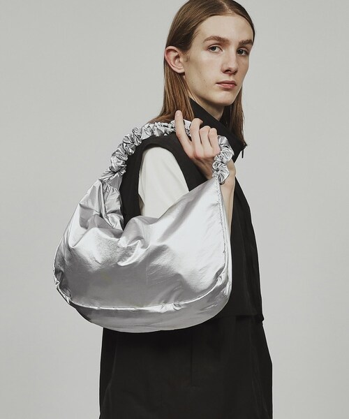 tk.TAKEO KIKUCHI（ティーケータケオキクチ）の「◆ドロストショルダーバッグ（ショルダーバッグ・メンズ・ブラック系/ブラック/ライトグレー/シルバー系/ブラック系2/ホワイト系3・00）」の9枚目の写真