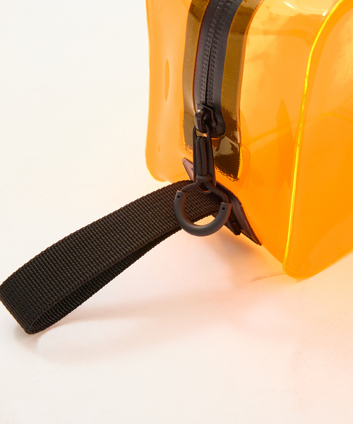 POLeR（ポーラー）の「【POLeR/ポーラー】PVC CLEAR POUCH M/クリア防水ポーチ（エコバッグ/サブバッグ・メンズ・オレンジ/クリア/ブラック/その他1・フリー）」の20枚目の写真