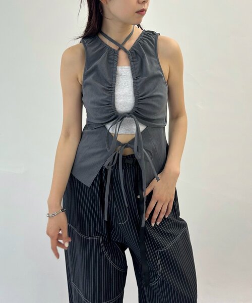 WHO'S WHO gallery（フーズフーギャラリー）の「ギャザーコイルデザインジレ（シャツ/ブラウス・レディース・ブラック/ネイビー/ピンク/グレー/サックスブルー/ブラック系その他・FREE）」の16枚目の写真