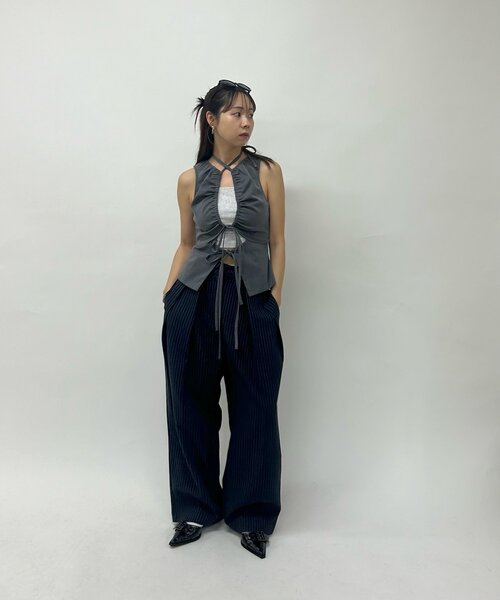 WHO'S WHO gallery（フーズフーギャラリー）の「ギャザーコイルデザインジレ（シャツ/ブラウス・レディース・ブラック/ネイビー/ピンク/グレー/サックスブルー/ブラック系その他・FREE）」の18枚目の写真