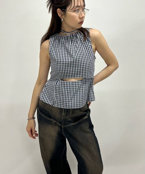 WHO'S WHO gallery（フーズフーギャラリー）の「ギャザーコイルデザインジレ（シャツ/ブラウス・レディース・ブラック/ネイビー/ピンク/グレー/サックスブルー/ブラック系その他・FREE）」の8枚目の写真