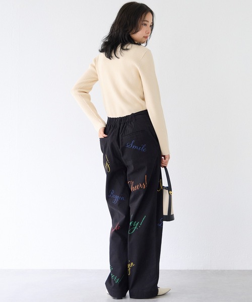LAVEANGE(ラビアンジェ)の「ロゴプリントチノパンツ(チノパンツ・レディース・ベージュ系その他/ブラック・M/LL/3L/4L)」の22枚目の写真