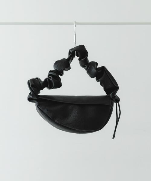 RODE SKO(ロデスコ)の「ギャザーハンドルバッグ(ハンドバッグ・レディース・シルバー/グレー/ブラック・ONE)」の2枚目の写真