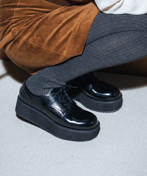 EVOL(イーボル)の「【EVOL】メダリオンレースアップシューズ IX5550(ローファー・レディース・ブラック/ベージュ・23.5cm/23.0cm/22.5cm/22.0cm/21.5cm/25.0cm/24.5cm/24.0cm)」の2枚目の写真