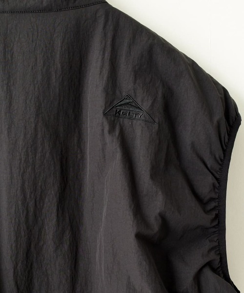 KELTY（ケルティ）の「[KELTY/ケルティ] 別注 中綿入り サイドスリットナイロンベスト（ベスト・レディース・アイボリー/ブラック/チャコール・S/M）」の14枚目の写真