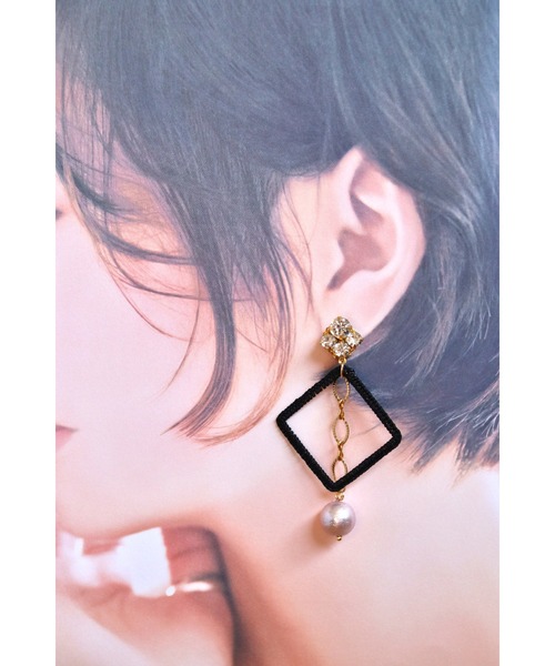 tone（トーン）の「【mauvelily】透明な気持ち(MA)（イヤリング・レディース・ブラック/パープル・FREE）」の4枚目の写真