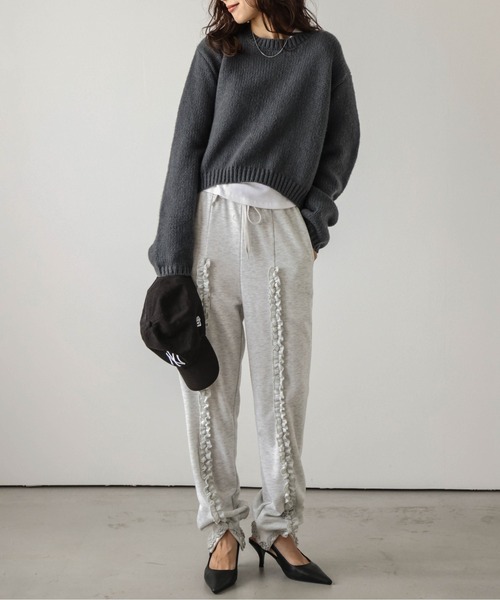 AMELY(エミリー)の「ローゲージニットトップス(ニット/セーター・レディース・モカ/ホワイト/ブラック/チャコール・フリー)」の15枚目の写真